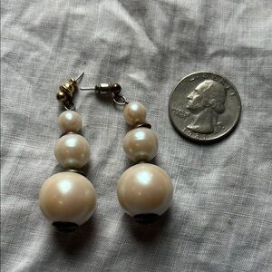 Elegant Pearl Drop vintage pierced Earrings